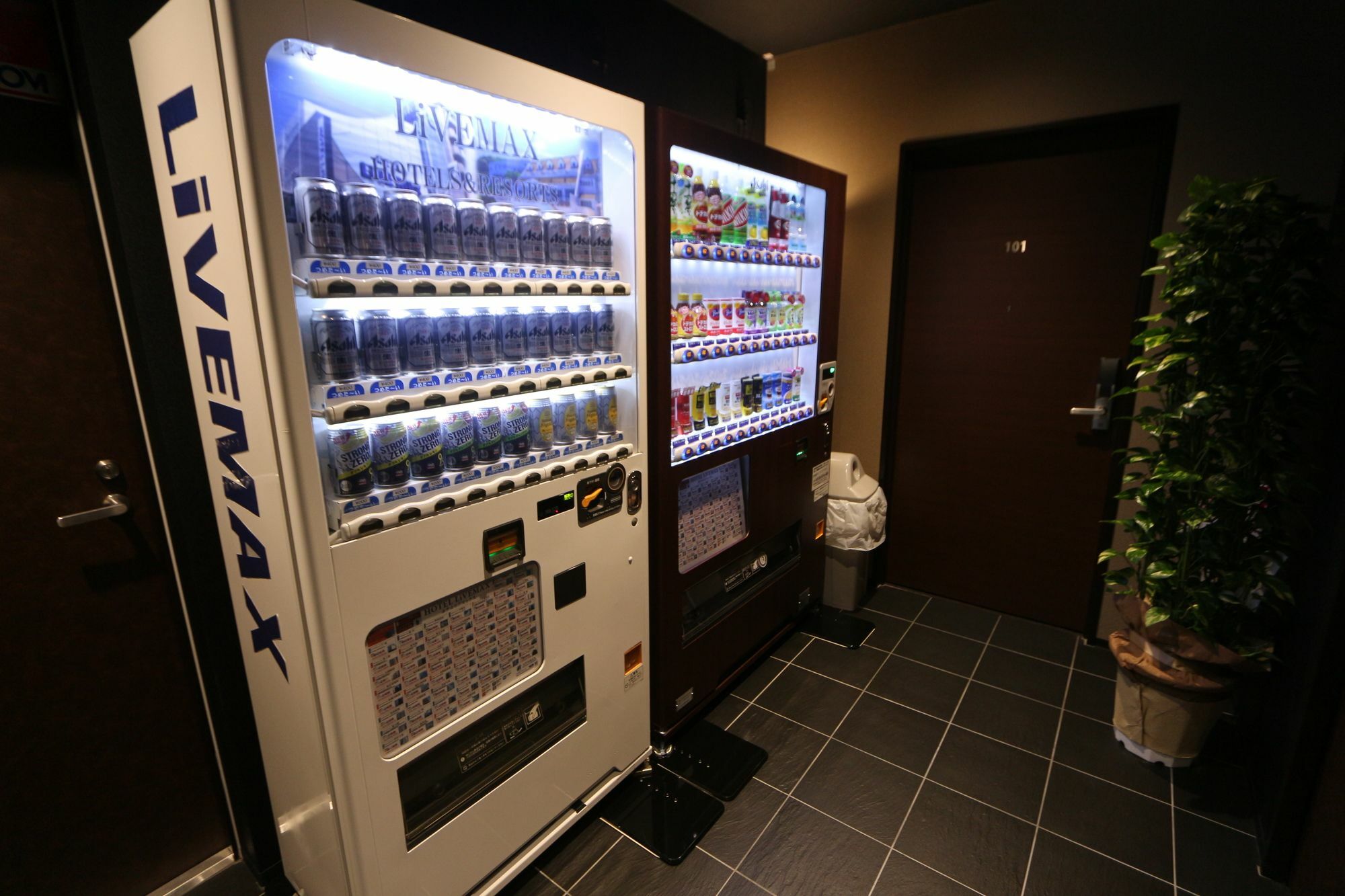 HOTEL LiVEMAX Yokohama Kannai Ekimae Eksteriør billede